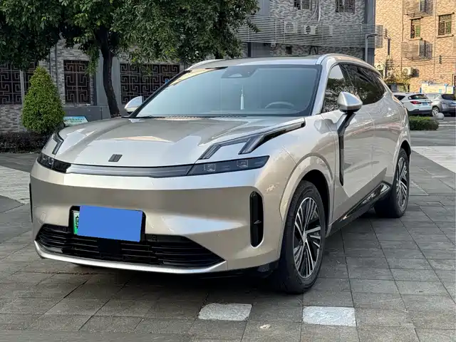  Lynk & Co Lynk & Co 08 EM-P 2025 120km Long Range Halo
