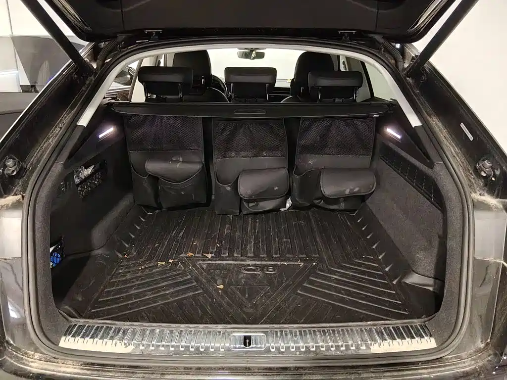 Audi Q8 2023 2021 Model 45 TFSI Luxury Elegance