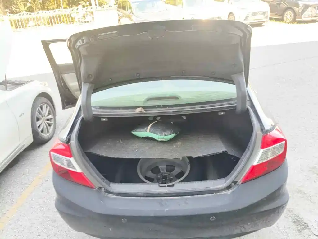 Photo 5 - Honda Civic