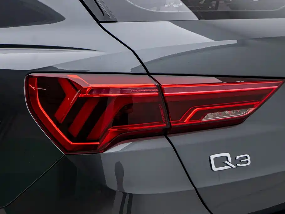 Photo 25 - Audi Q3
