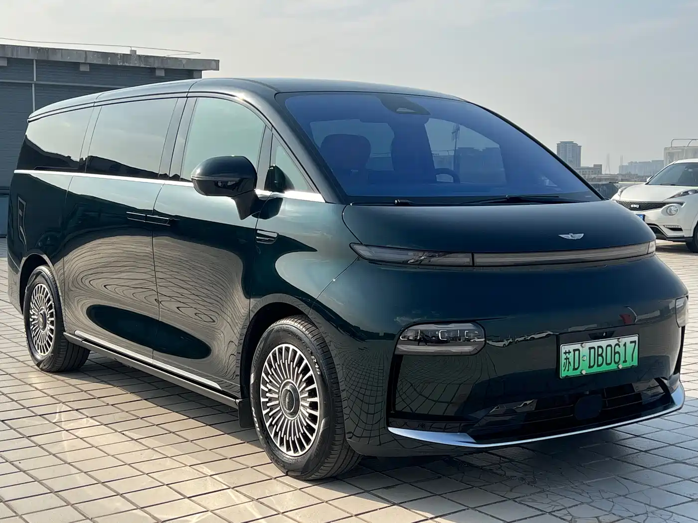 GEELY GALAXY WING TRUE L380