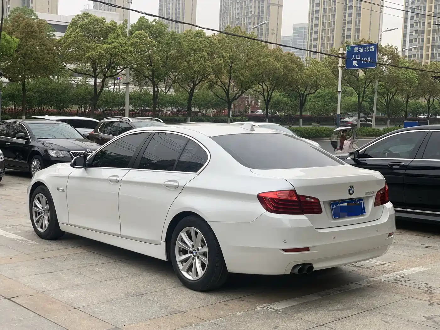 BMW 5 Series (Import) 2014 520i Classic фото 4