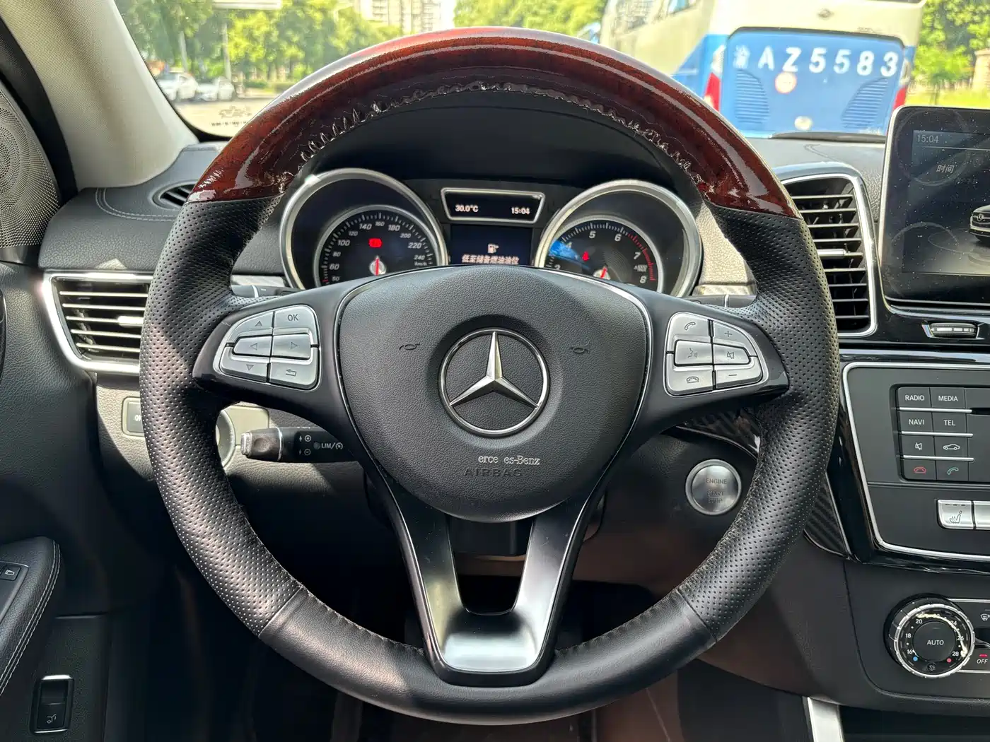 Mercedes-Benz GLE Coupe 2017 GLE 320 4MATIC Coupe SUV фото 11