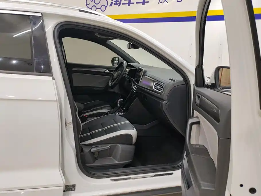 Volkswagen T-ROC 2023 2023 300TSI DSG 2WD Dawn Edition