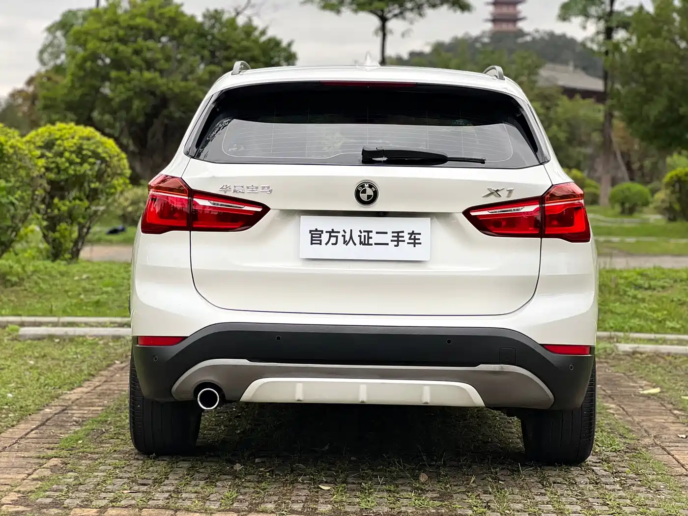 BMW X1 2018 sDrive18Li Premium Model фото 6