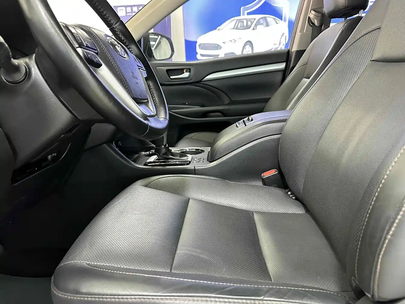 Toyota Highlander 2018 2.0T 4WD Luxury 7-seater China VI фото 10
