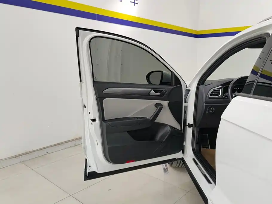 Volkswagen T-ROC 2023 2023 300TSI DSG 2WD Dawn Edition
