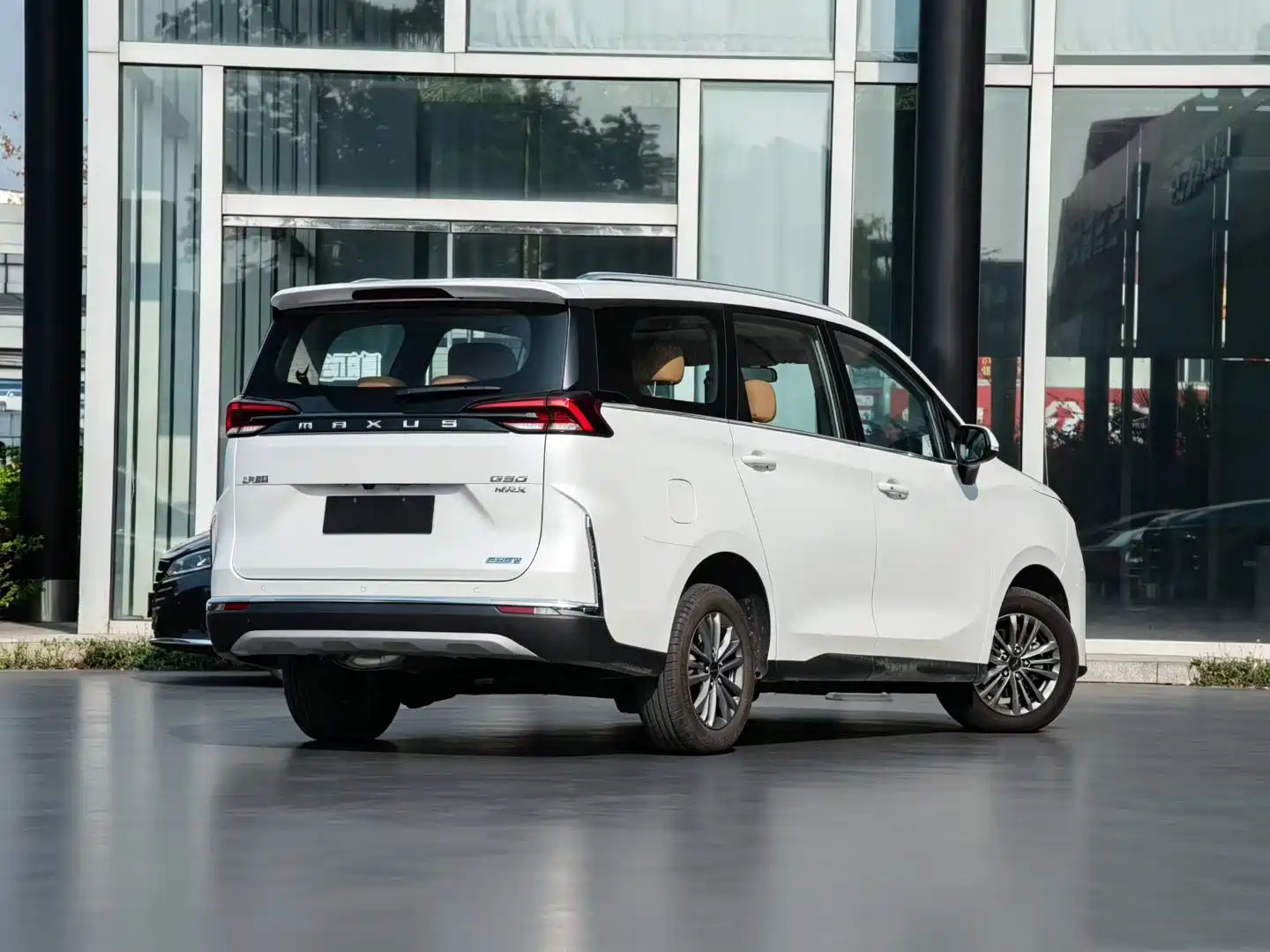 Фото 9 - Maxus Maxus G50 PHEV