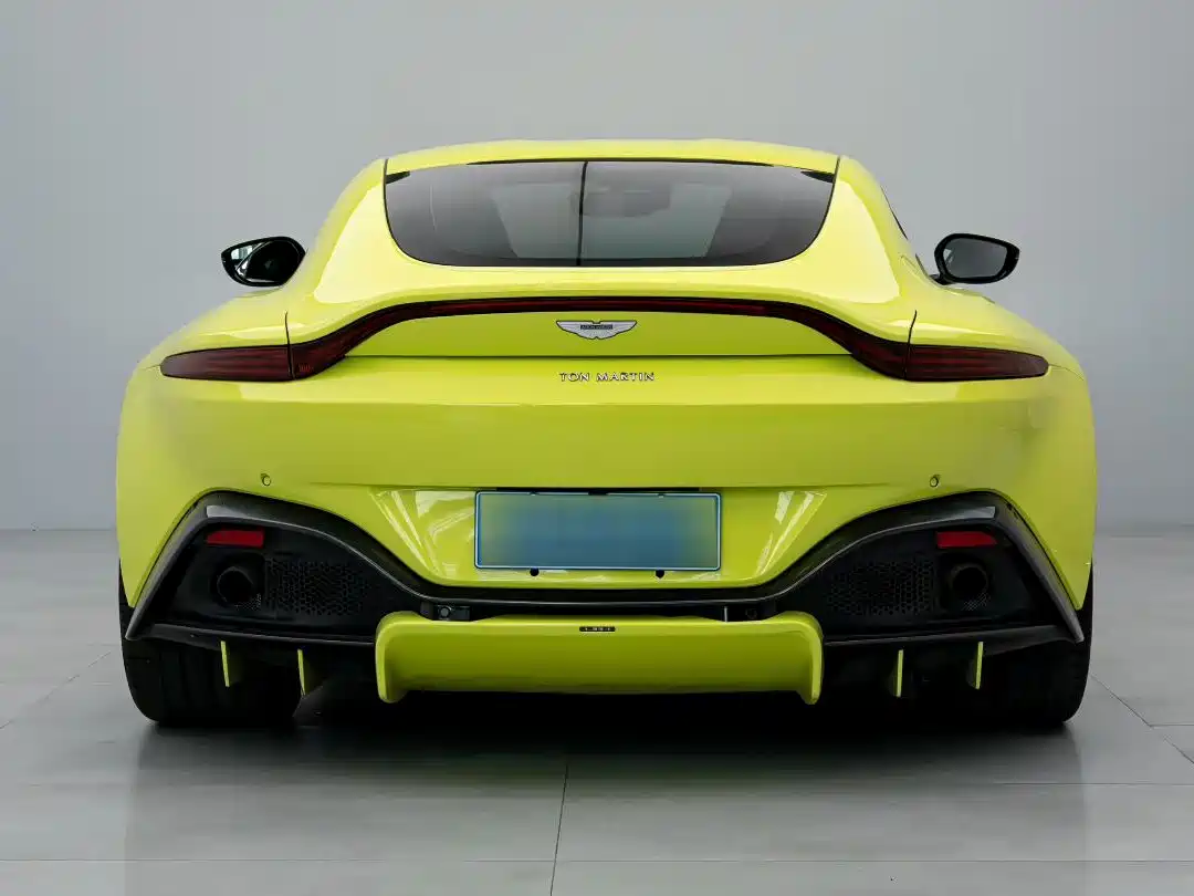 Aston Martin V8 Vantage 2018 2018 4.0T V8 Coupe