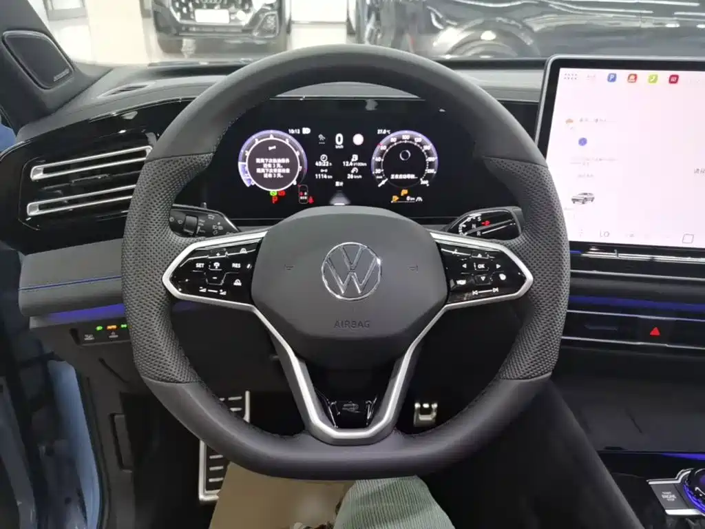 صورة 11 - Volkswagen Tiguan L