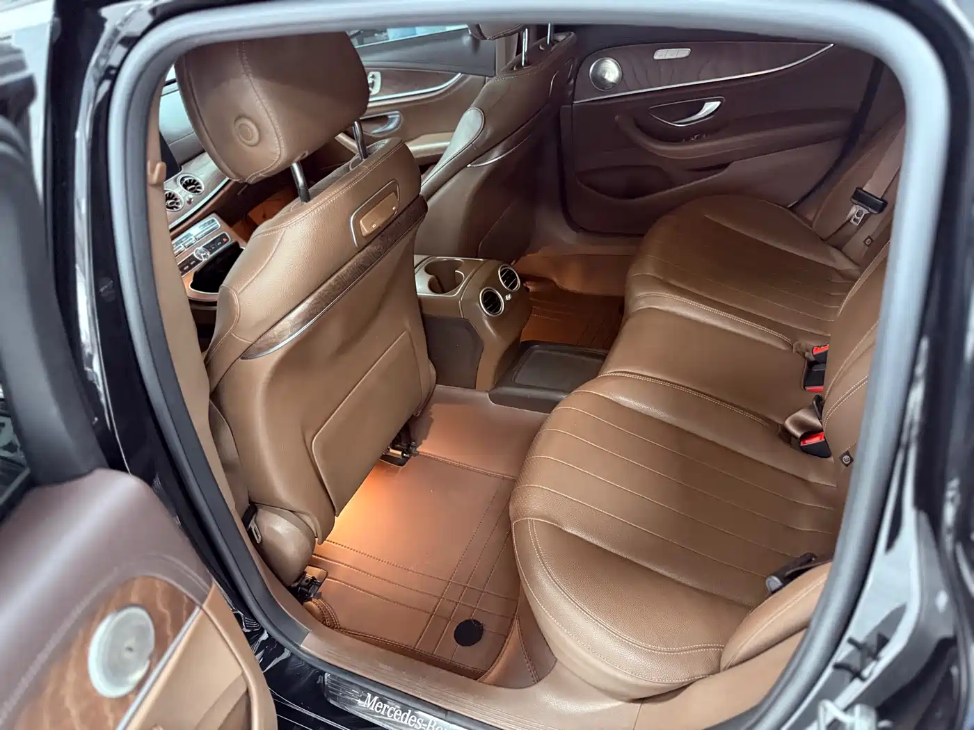 Mercedes-Benz E-Class 2019 E 300 L Fashion фото 12