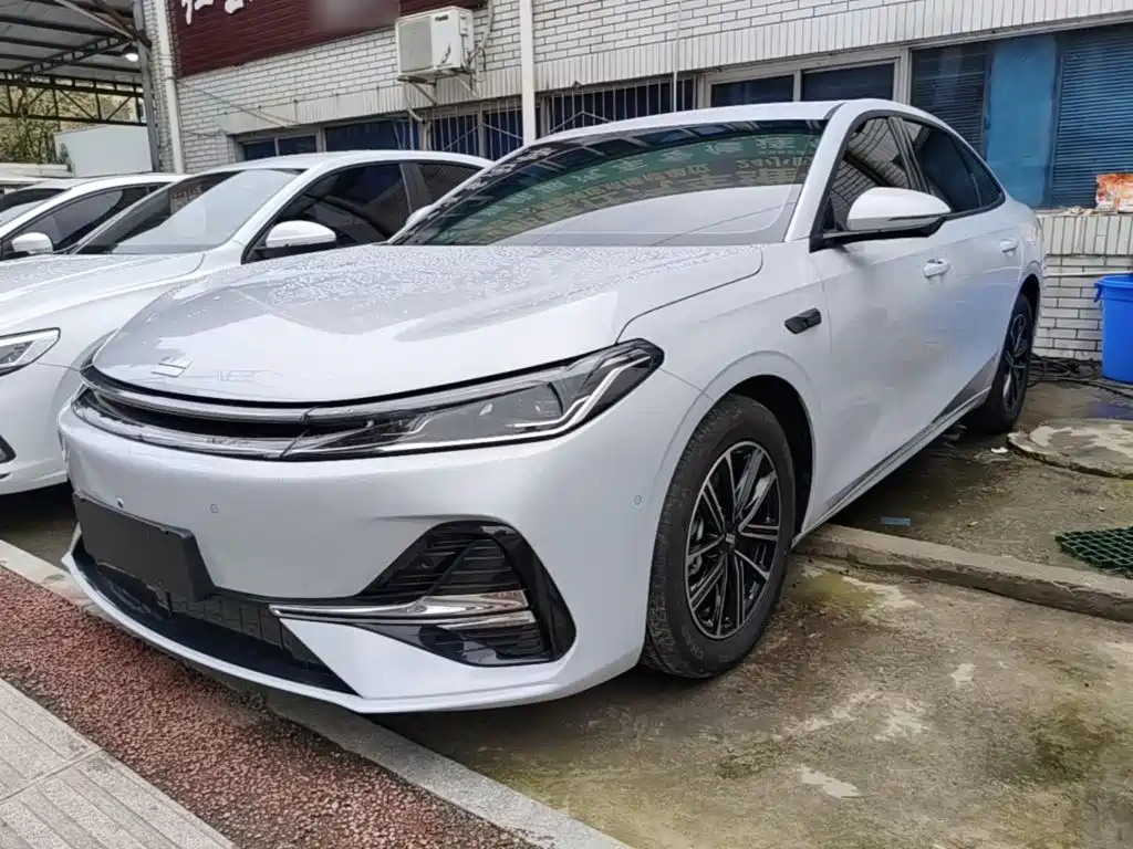 Geely Galaxy Galaxy A7 2025 2025 EM-i 70km Voyage Edition