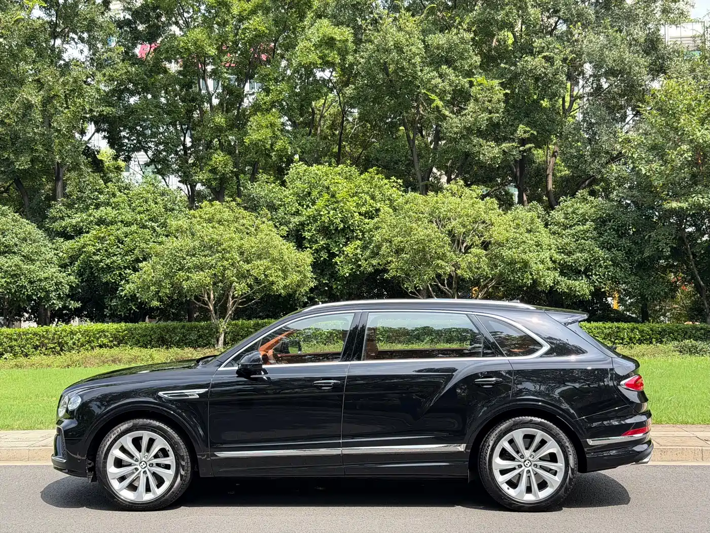 Bentley Bentayga 2025 2024 4.0T V8 Long Wheelbase