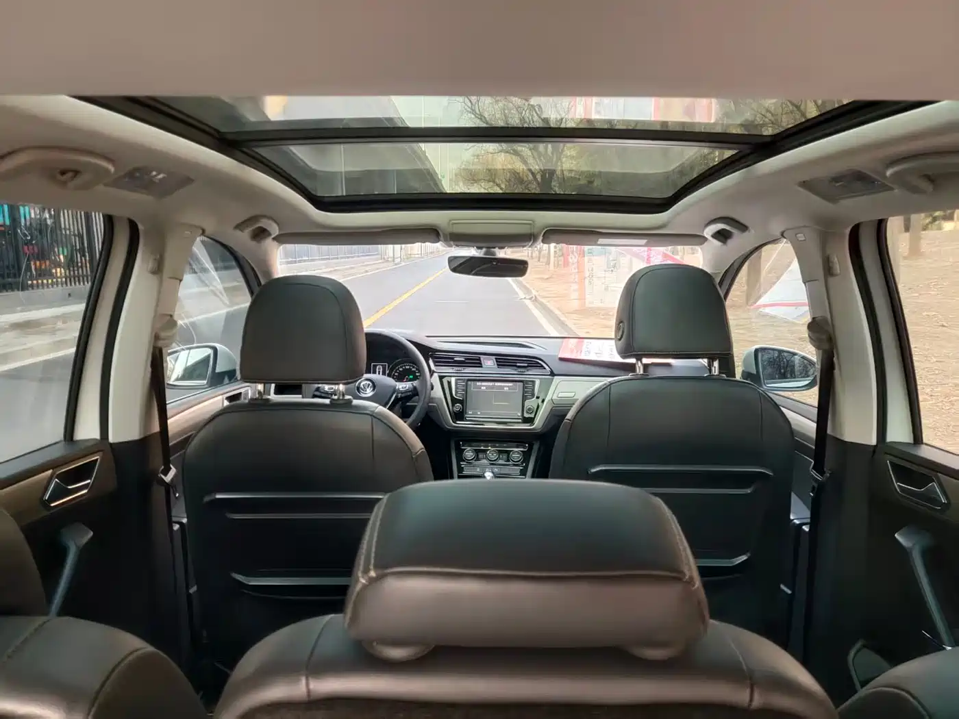 Volkswagen Touran 2018 Touran L 280TSI DSG Comfort 7-seater China V фото 8