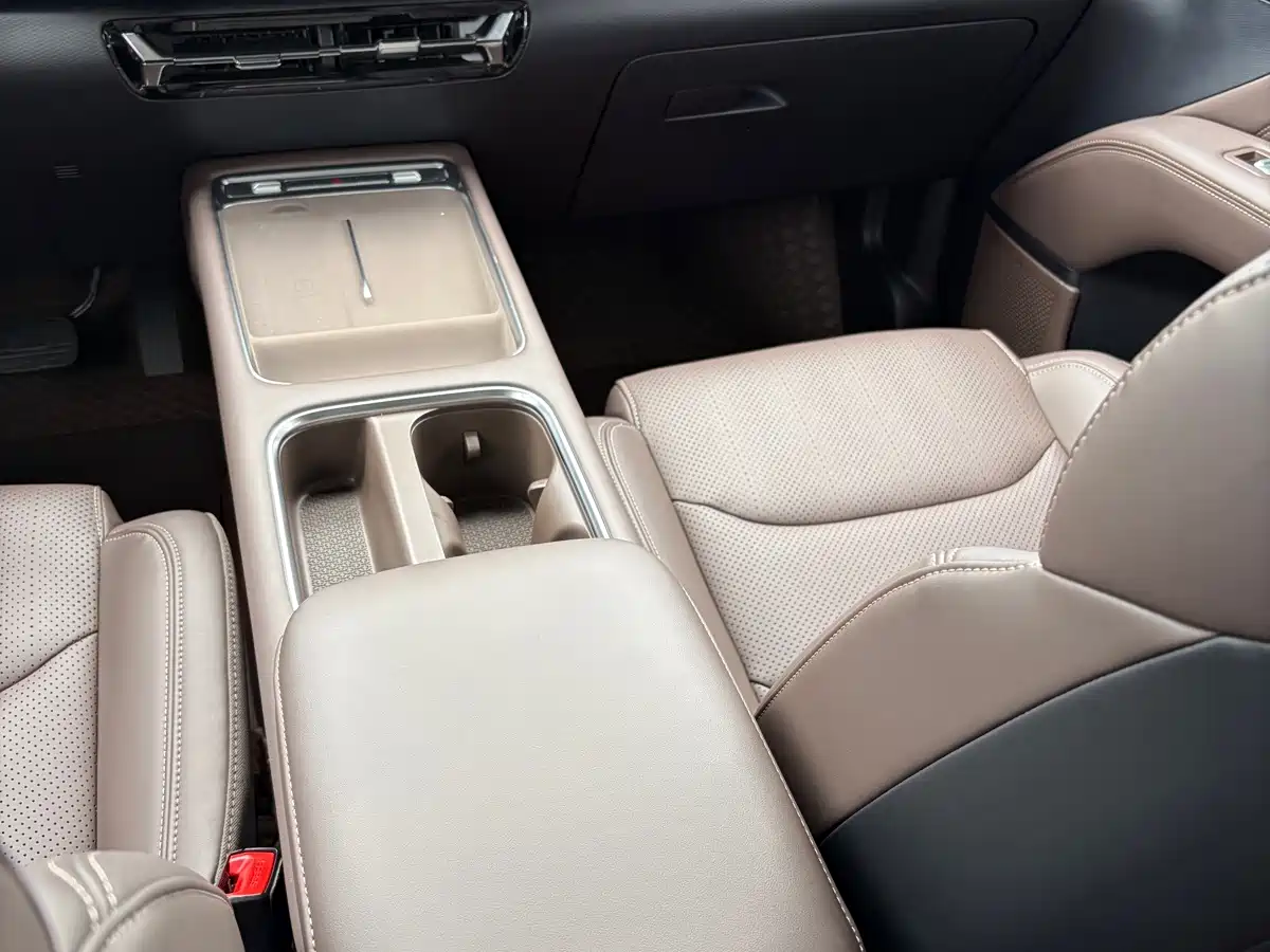 Wuling Motors Xingguang 730 New Energy 2025 2025 Model Plug-in Hybrid Base Version