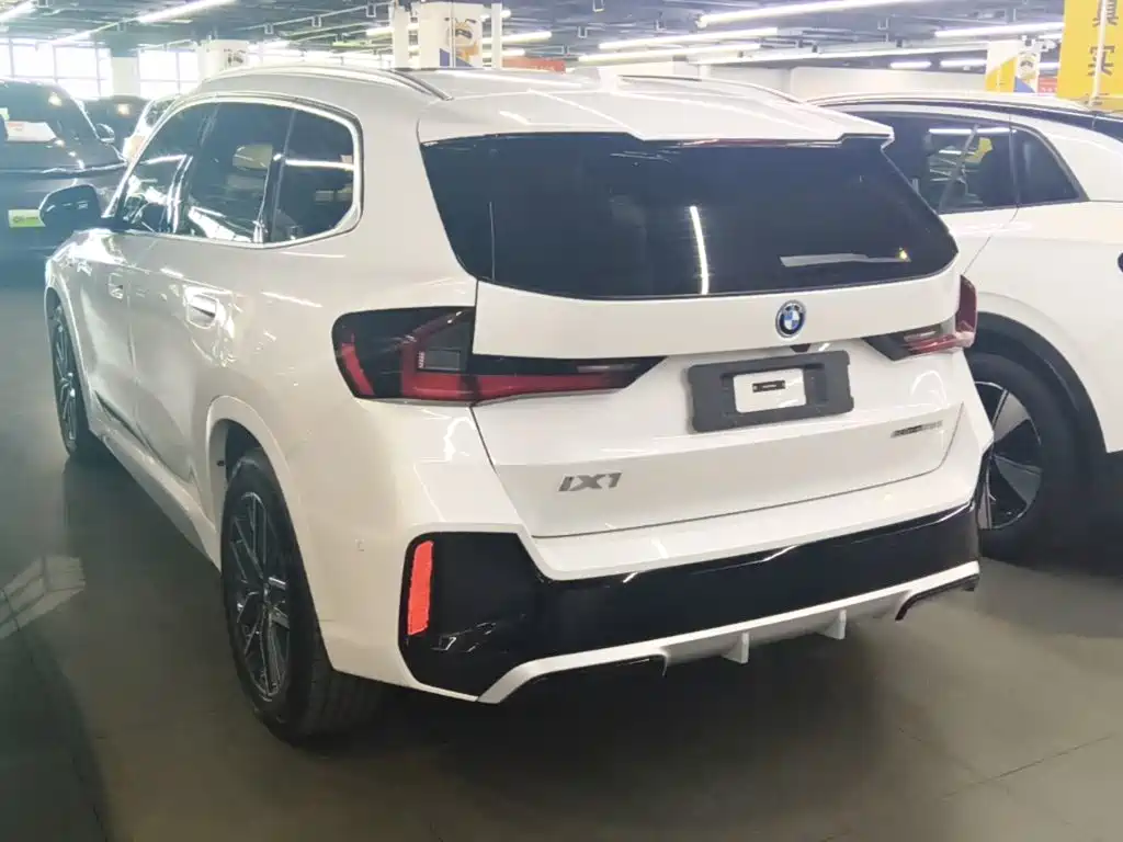 2025 BMW iX1