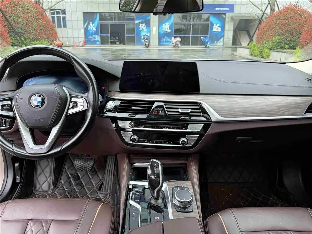 BMW 5 SERIES NEW ENERGY