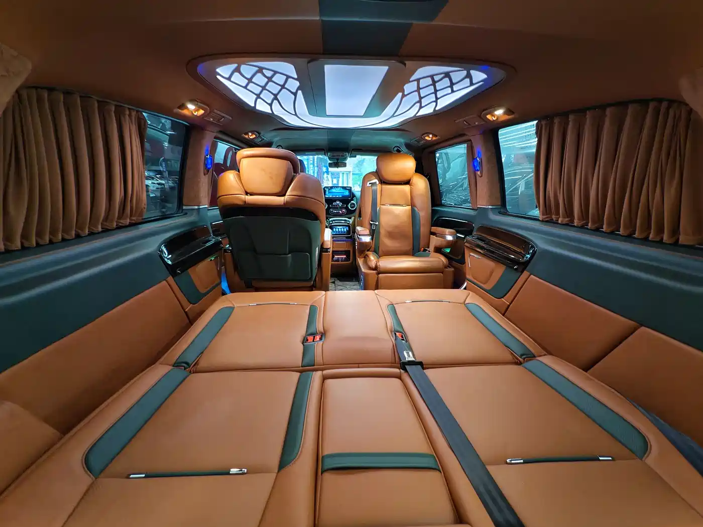 Mercedes-Benz Vito 2021 2.0T Business Edition 7-seater фото 11