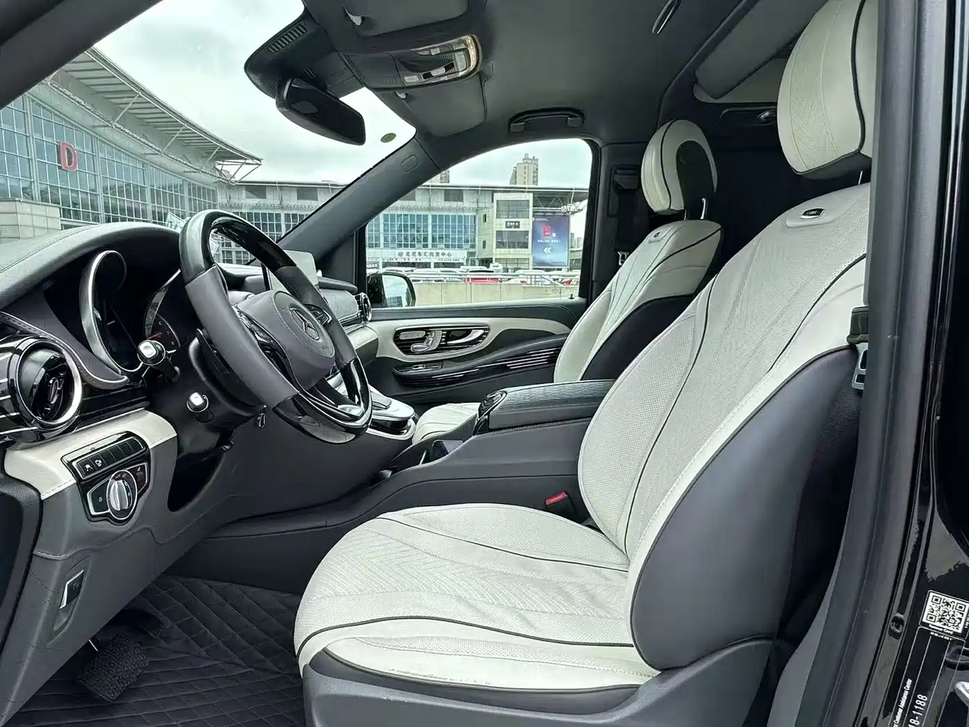 Mercedes-Benz V-Class 2022 V 260 L Long Wheelbase Prestige Edition фото 10