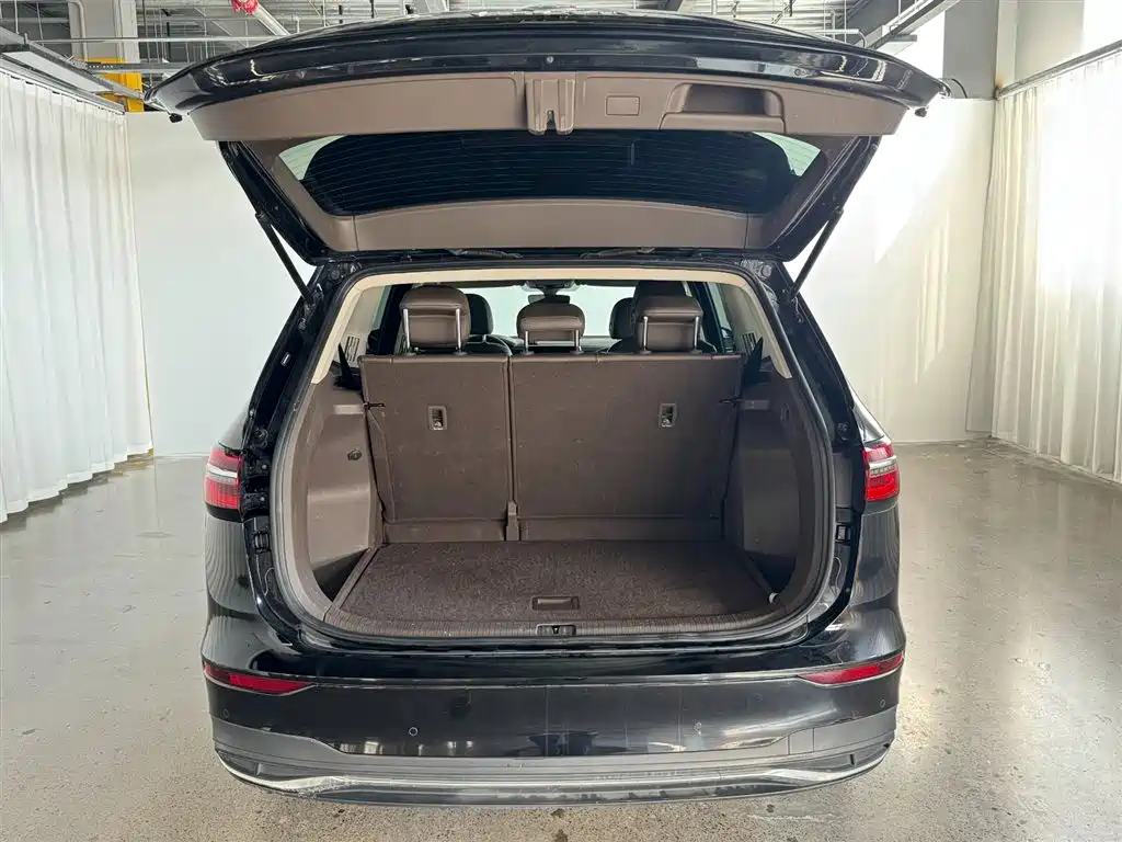 Volkswagen Viloran 2023 Facelift 330TSI Business Edition фото 7
