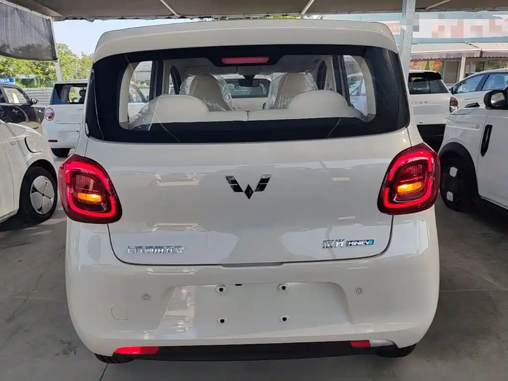 Wuling Motors Hongguang MINIEV 2026 2025 4-Door Advanced