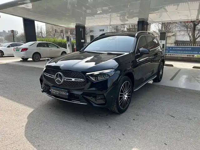 MERCEDES-BENZ GLC