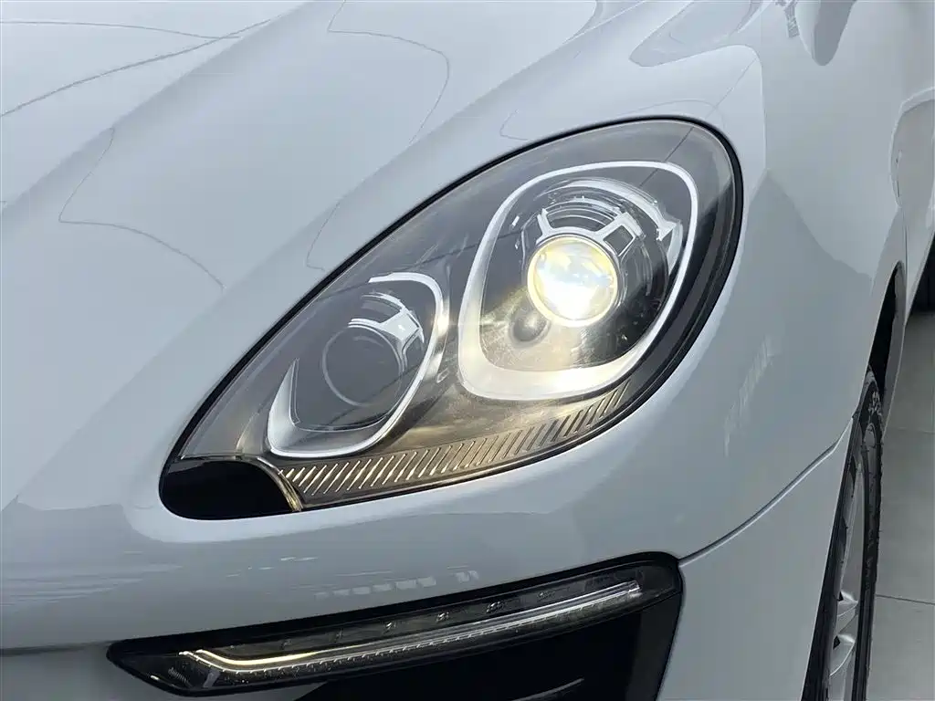 Porsche Macan 2017 Macan 2.0T фото 29