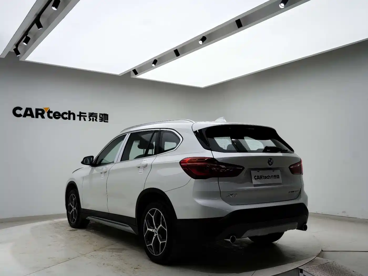 BMW X1 2019 xDrive20Li Premium Model фото 16