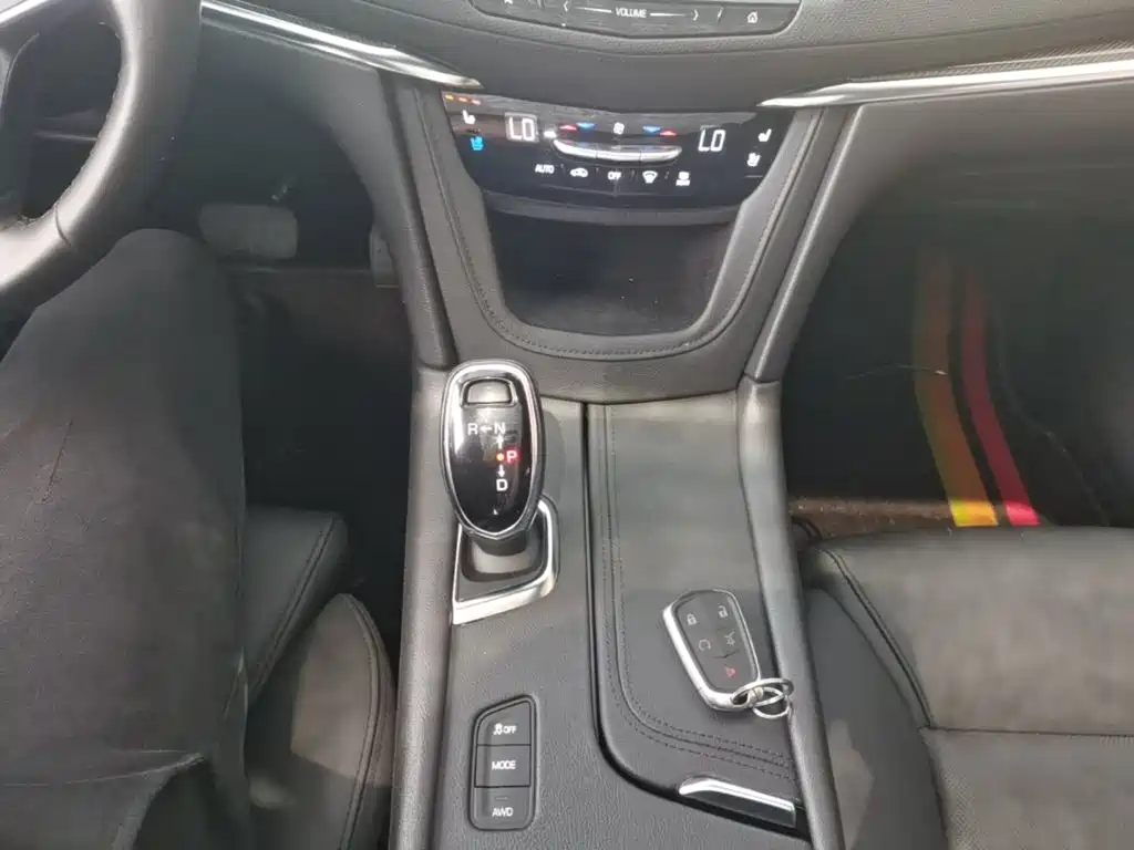 Photo 14 - Cadillac XT5