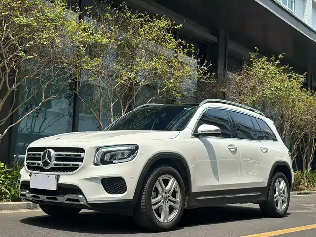 MERCEDES-BENZ GLB