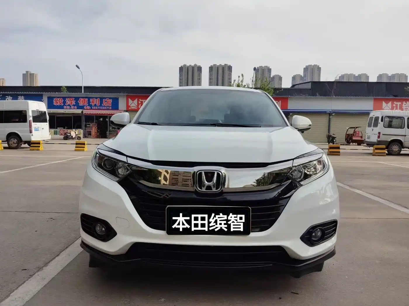 Фото 2 - Honda Vezel