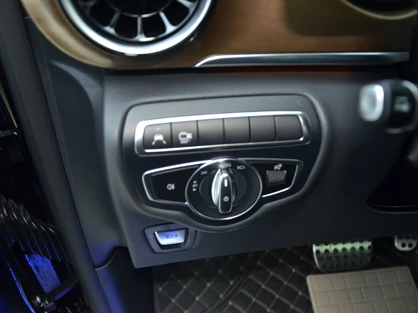 Mercedes-Benz V-Class 2024 2022 V 260 L Long Wheelbase Luxury Edition