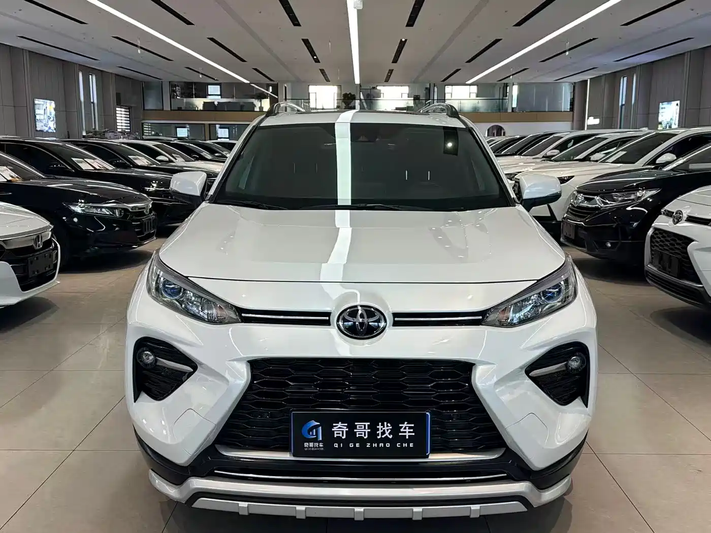 Toyota Wildlander 2020 2.0L CVT 2WD Luxury Edition фото 2