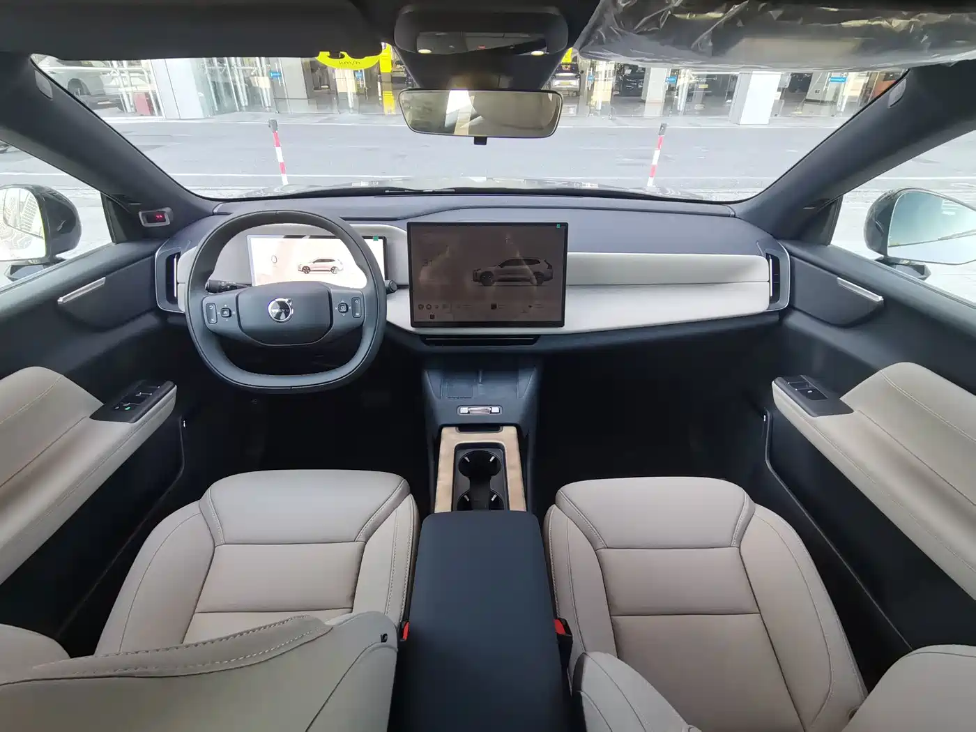Volvo XC70 Plug-in Hybrid 2026 2025 Standard