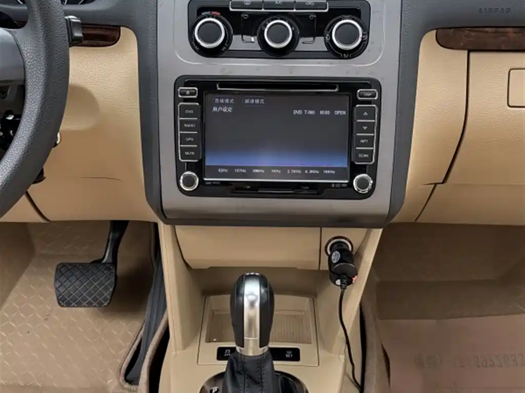 Volkswagen Touran 2013 1.4T DSG Comfort 5-seater фото 13