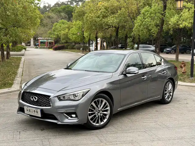 INFINITI Q50L