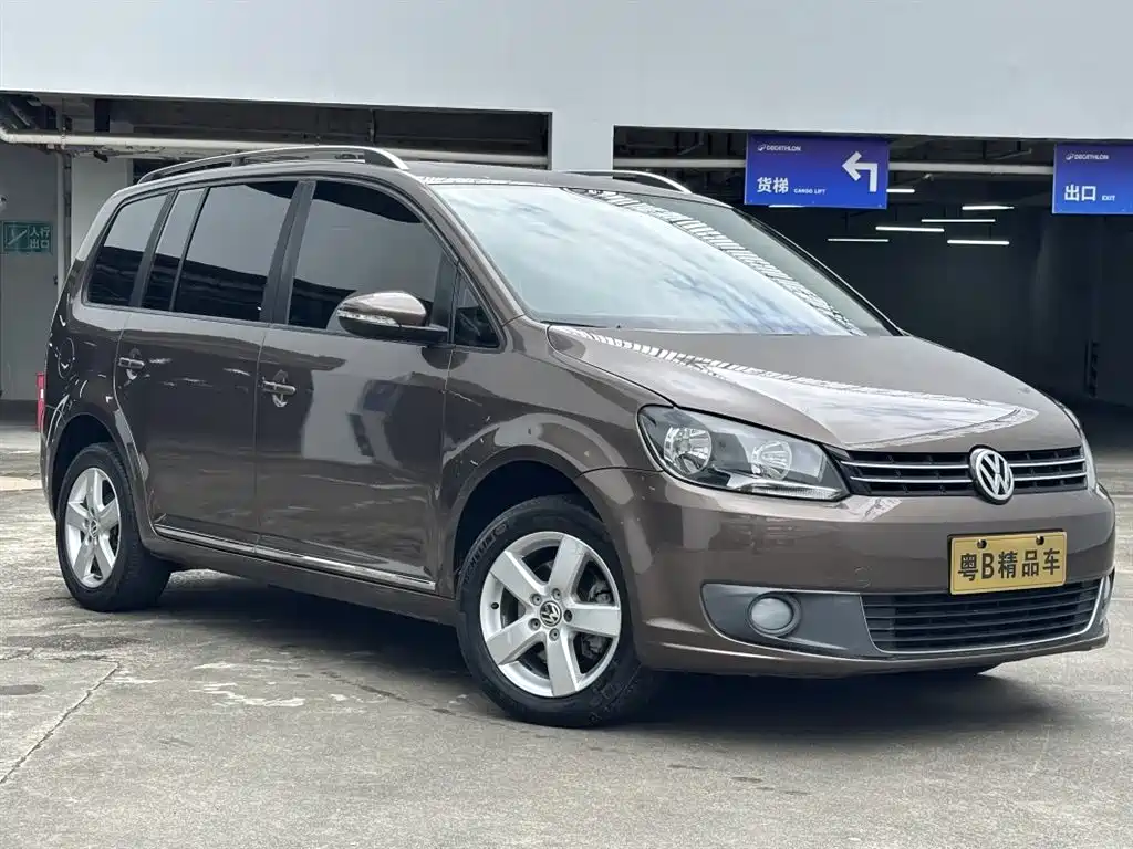 Volkswagen Touran 2013 1.4T DSG Comfort 5-seater фото 6
