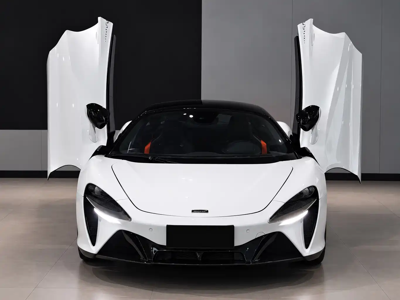 صورة 2 - McLaren Artura