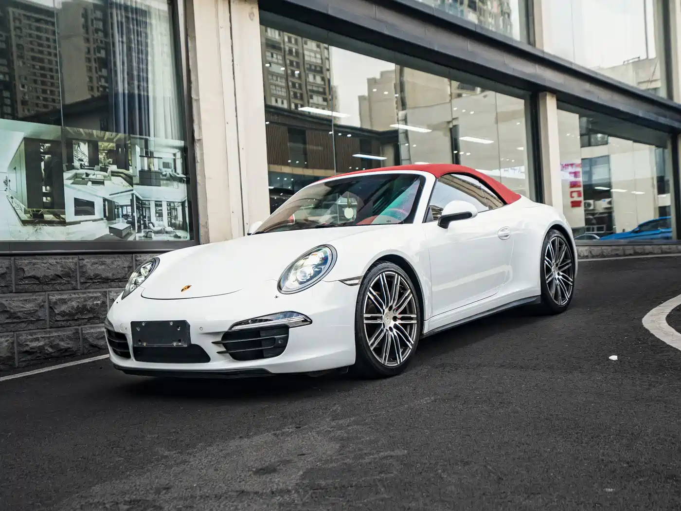 Porsche 911 2015 Carrera 4 Cabriolet 3.4L Style Edition фото 4
