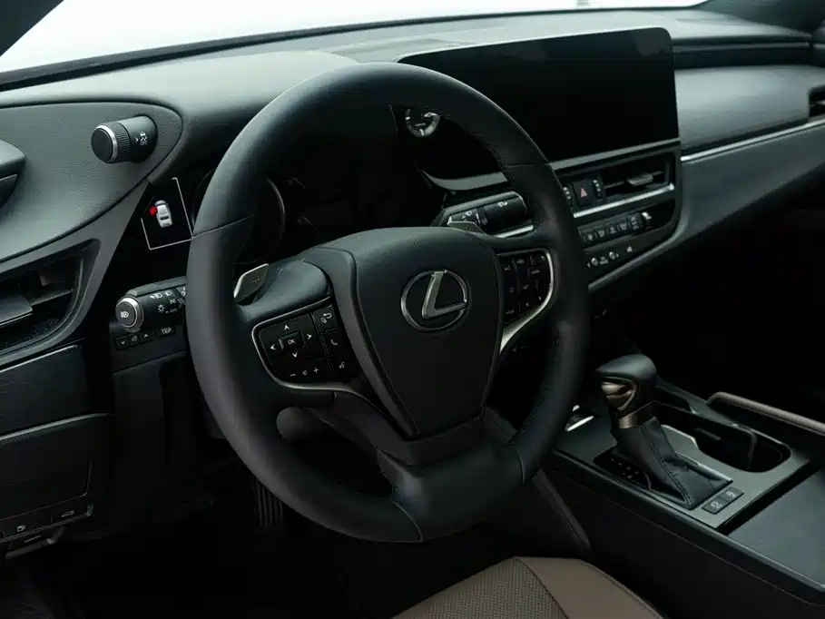 Lexus ES 2022 200 Excellence Edition фото 15