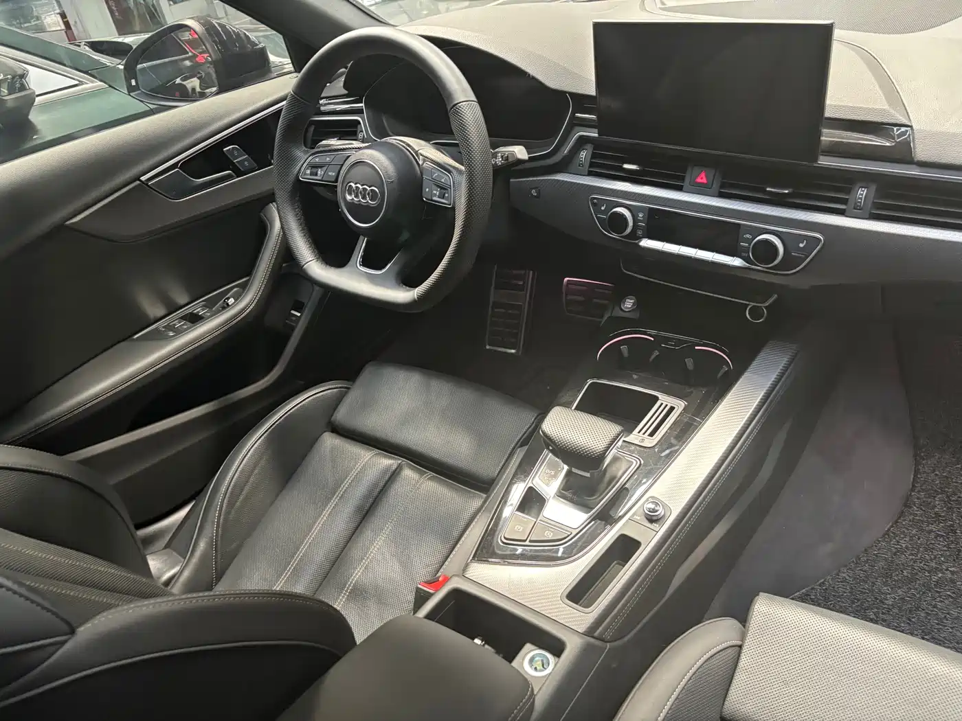 Audi A4L 2025 2025 2 Million Celebration Edition 40 TFSI Luxury Dynamic