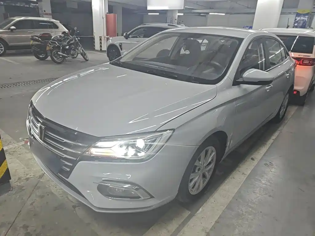 Фото 2 - Roewe i5