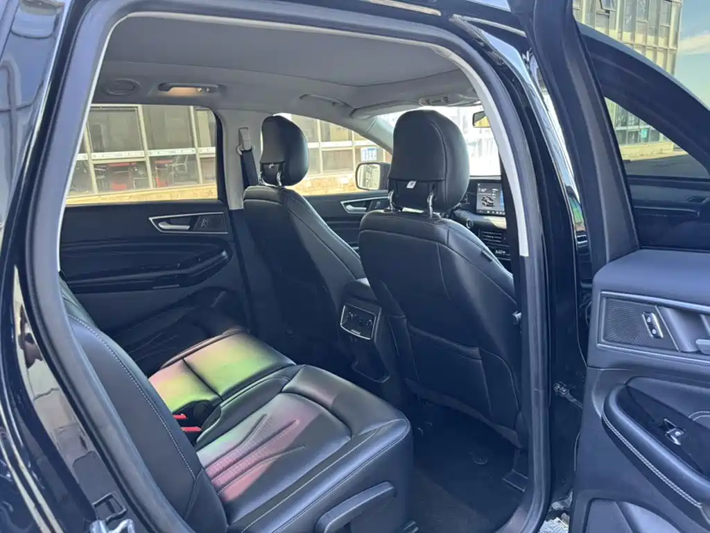 Фото 5 - Ford Edge