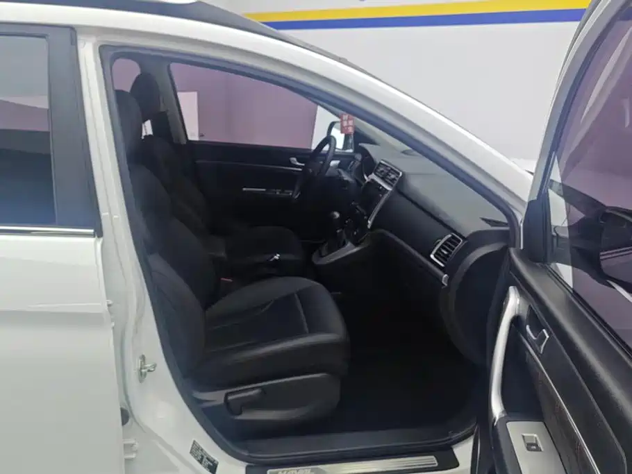Фото 8 - Haval M6