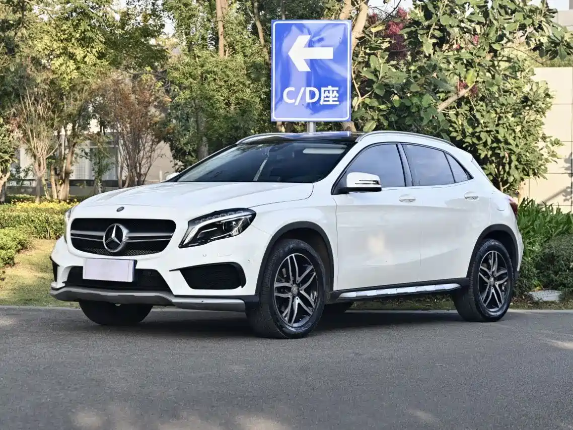 Mercedes-Benz GLA 2016 GLA 220 4MATIC Fashion