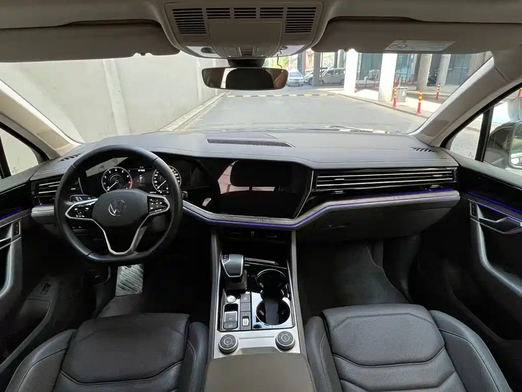 Volkswagen Touareg 2022 2021 2.0TSI R-Line