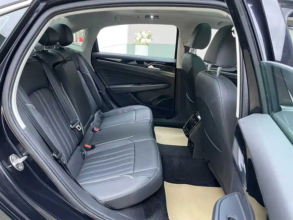 VOLKSWAGEN PASSAT NEW ENERGY