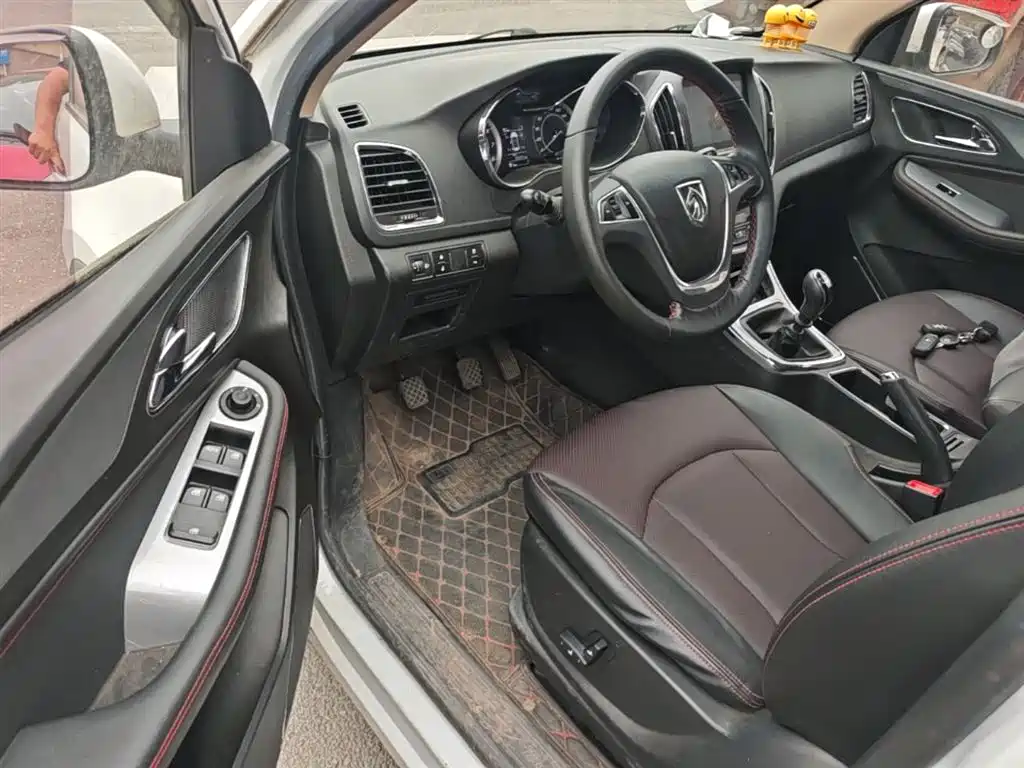 Baojun 560 2017 2016 1.8L Manual Luxury