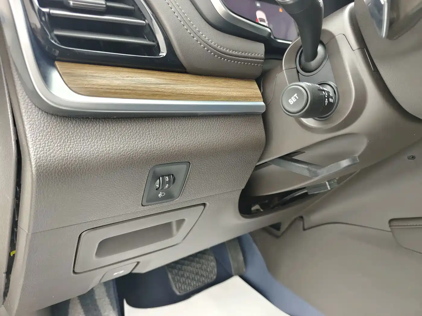 Roewe RX8 2020 2019 30T Intelligent Internet AWD Flagship Edition