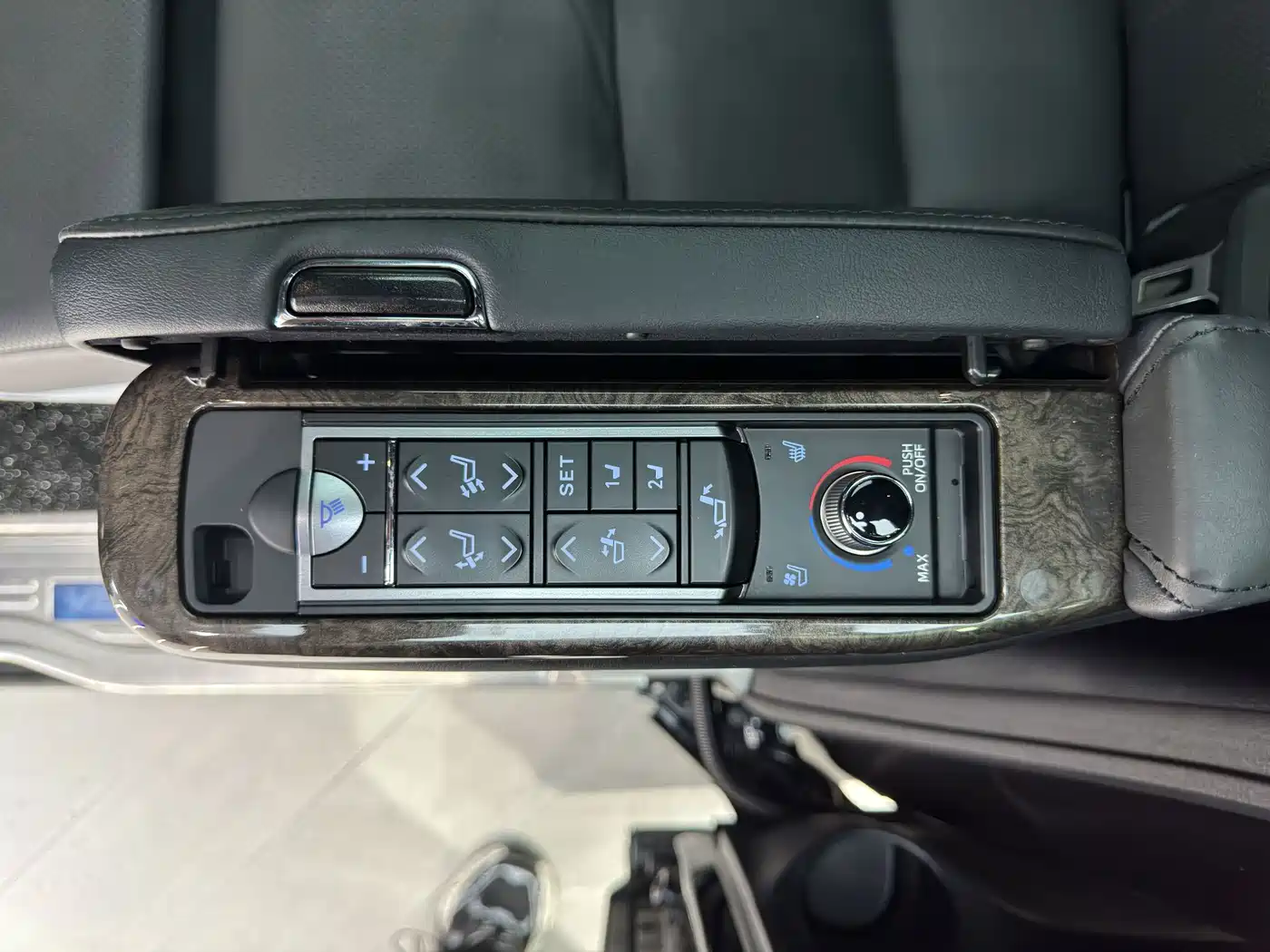 Toyota Vellfire 2019 2019 Hybrid 2.5L HV Premium Edition